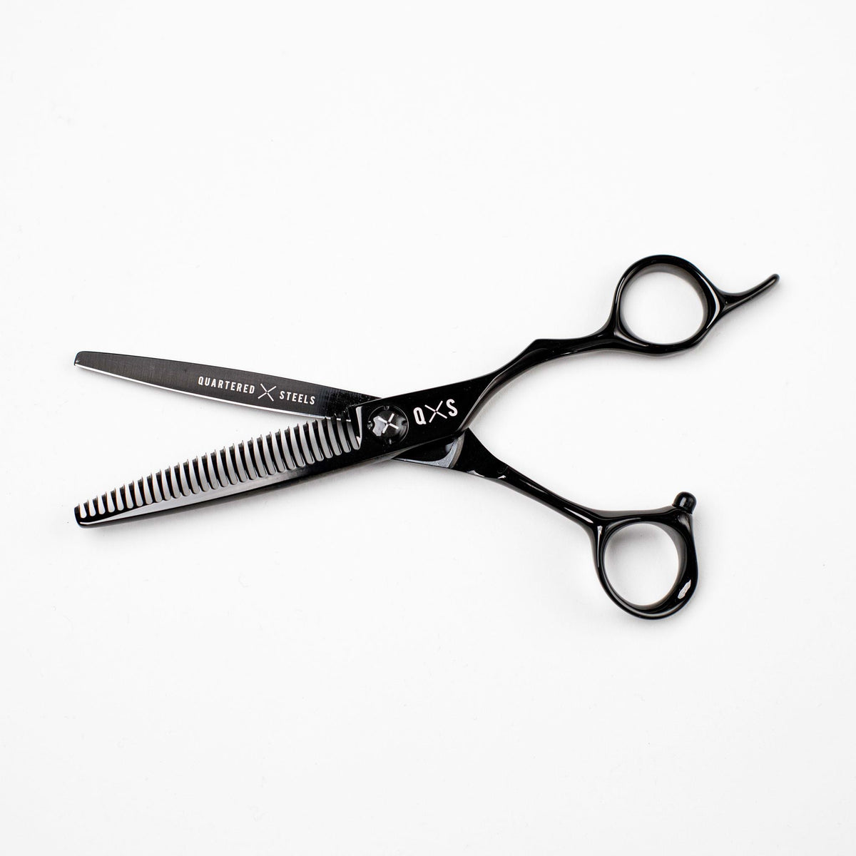 The Pizarro Noire Bundle — texture scissor open